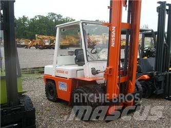 Nissan 40 Dieselmotviktstruckar