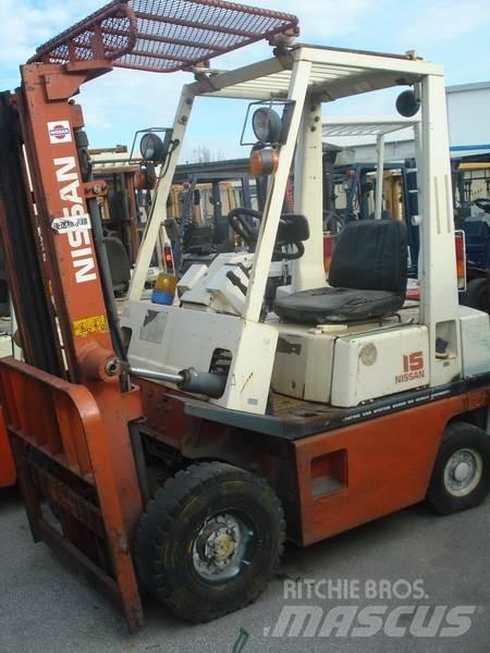 Nissan H01A15 Gasolmotviktstruckar