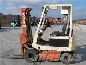 Nissan M01L15 Elmotviktstruckar