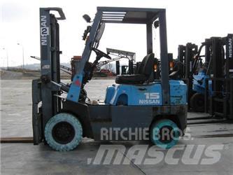 Nissan NJ01A15 Gasolmotviktstruckar