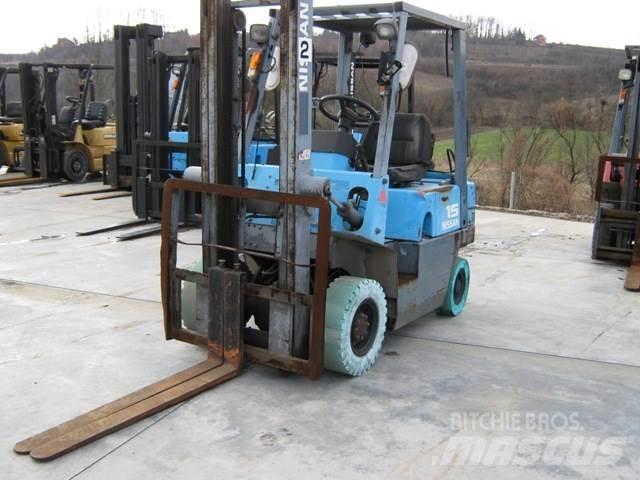 Nissan NJ01A15 Gasolmotviktstruckar