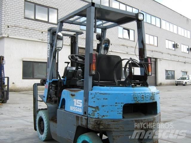 Nissan NJ01A15 Gasolmotviktstruckar