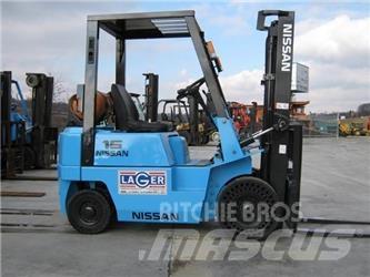 Nissan NJ01A15 Gasolmotviktstruckar