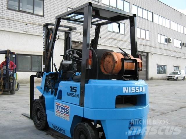 Nissan NJ01A15 Gasolmotviktstruckar