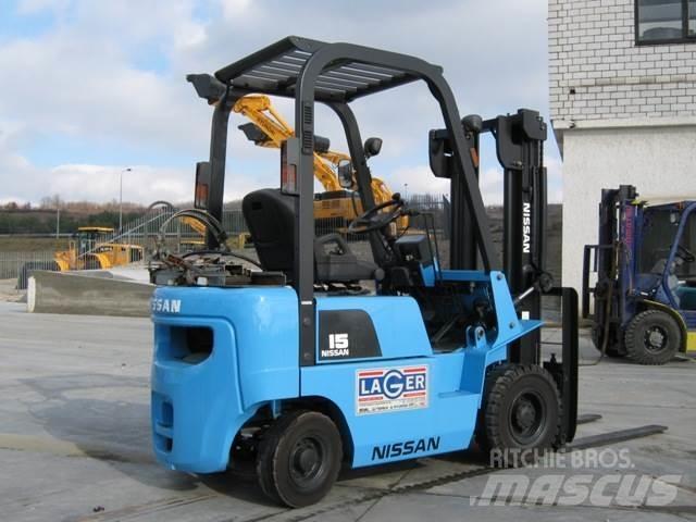 Nissan PJ01A15 Gasolmotviktstruckar