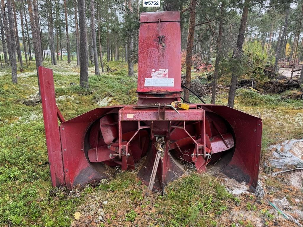 Dalen 1278 Snöblad och plogar