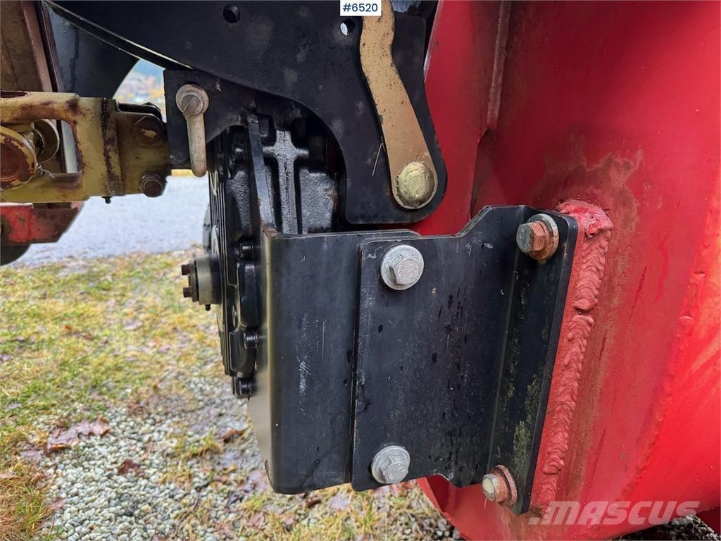 Dalen 2010-D Snöblad och plogar