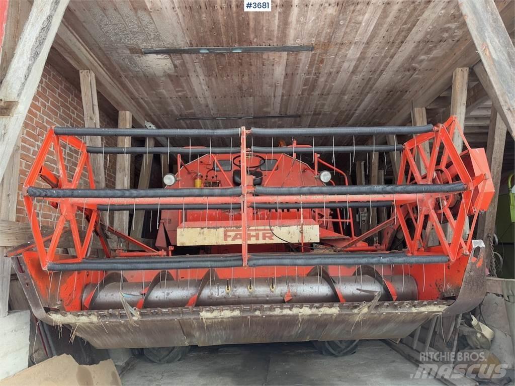 Deutz Fahr M900 Skördetröskor