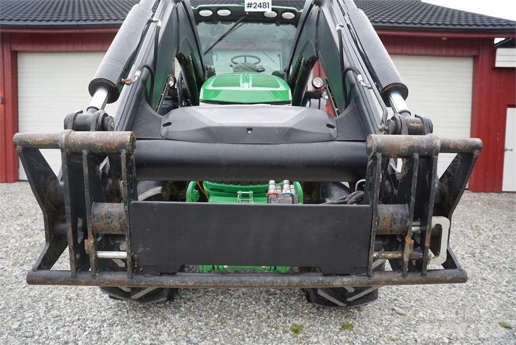 John Deere 6215R Traktorer