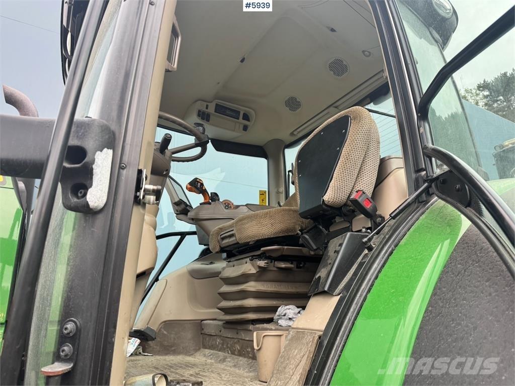 John Deere 6215R Traktorer