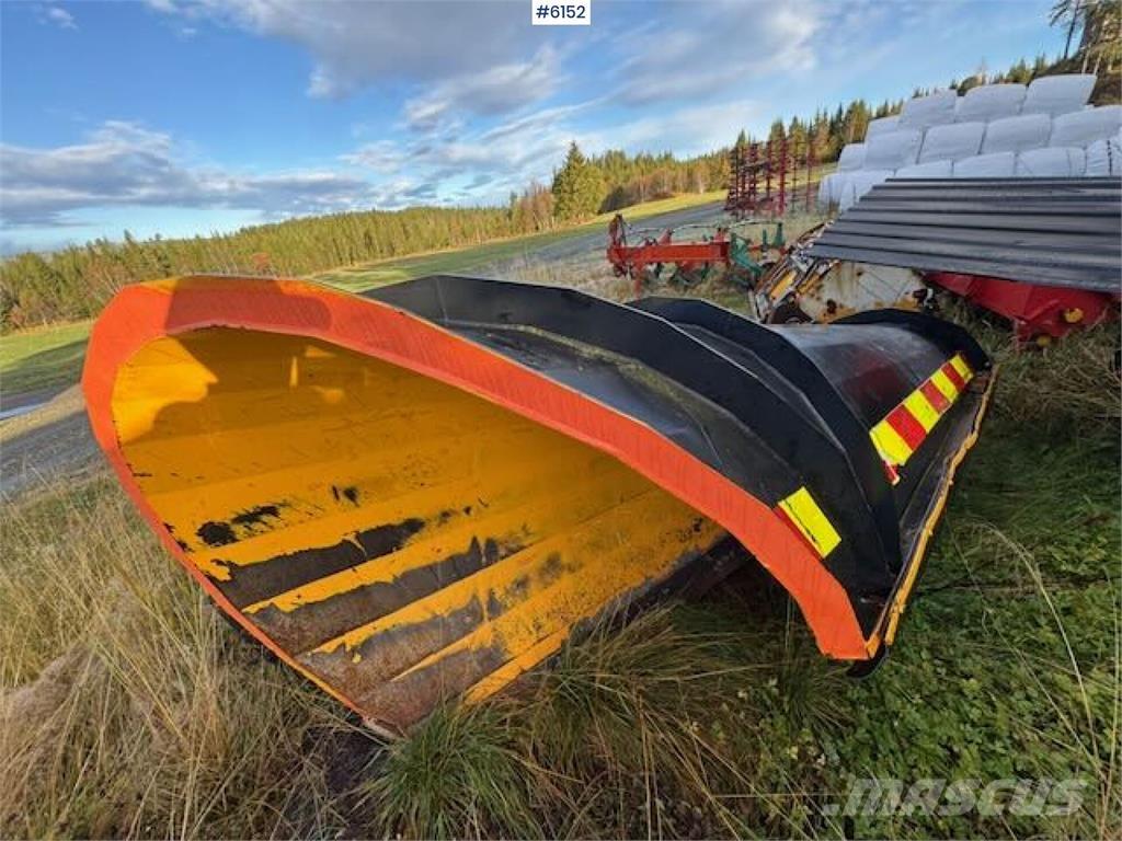  Øveraasen 2651 Snöblad och plogar