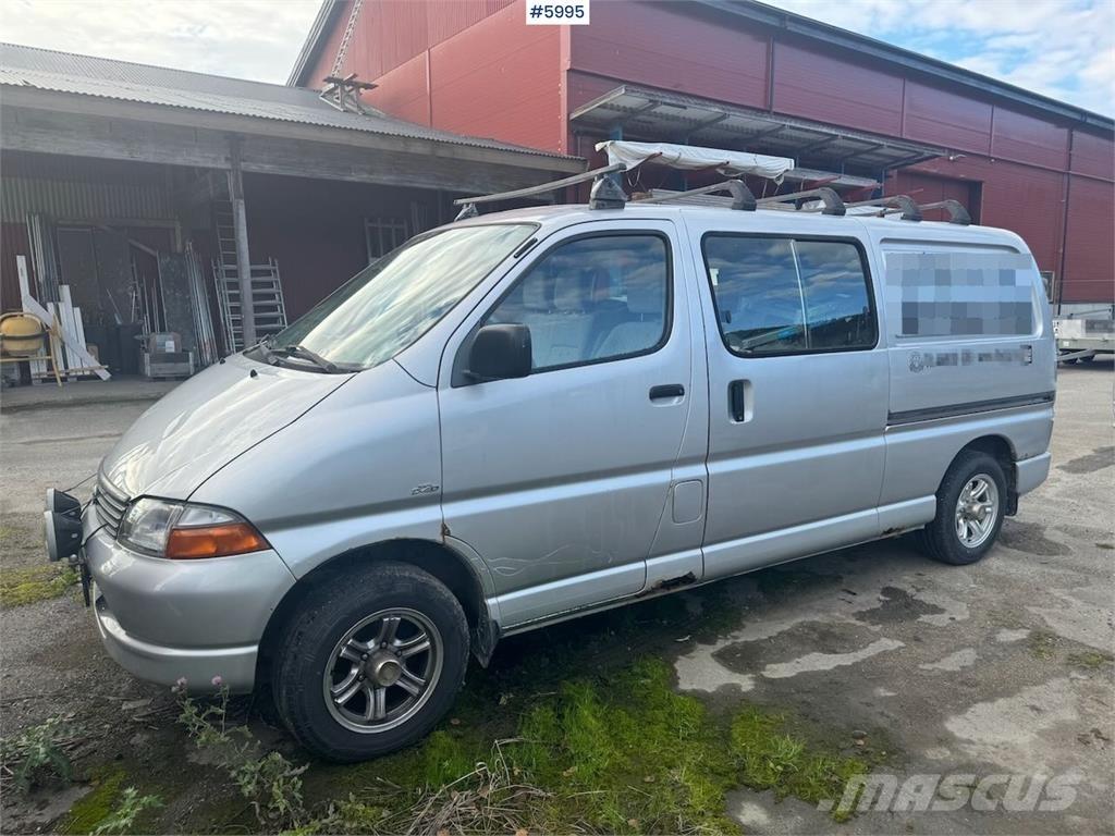 Toyota Hiace Lätta skåpbilar