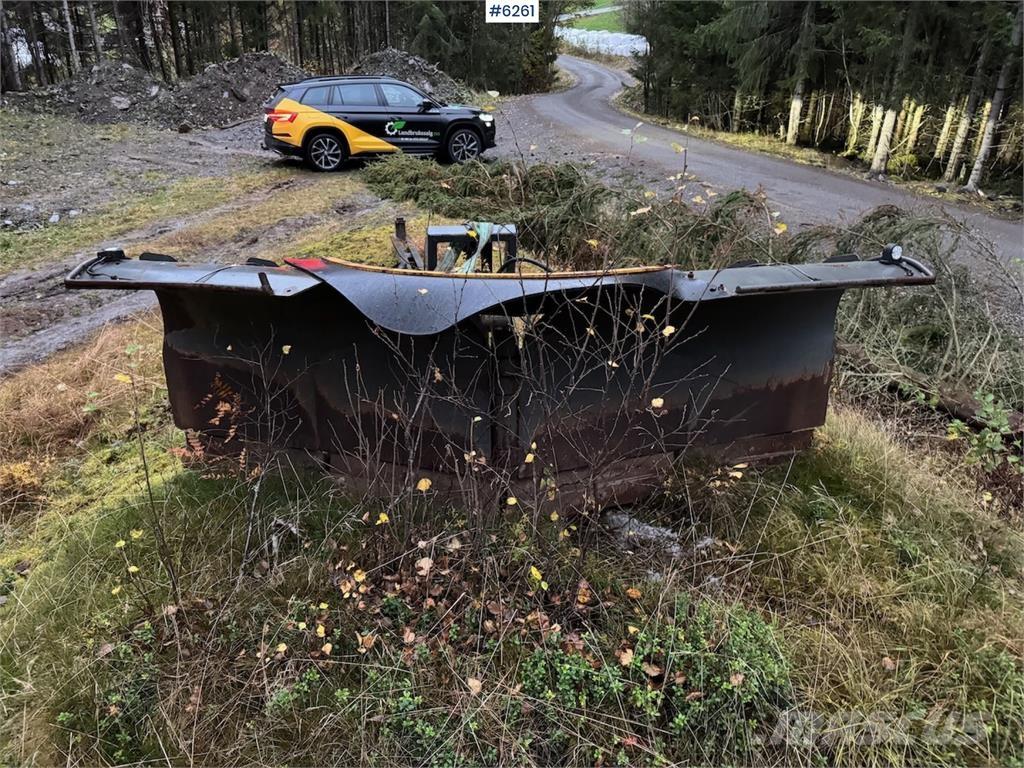 Uni-väg UV-320 Snöblad och plogar