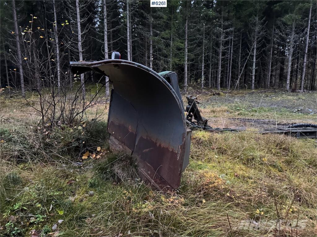 Uni-väg UV-320 Snöblad och plogar