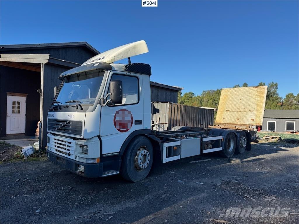 Volvo FM 6x2. Övriga bilar