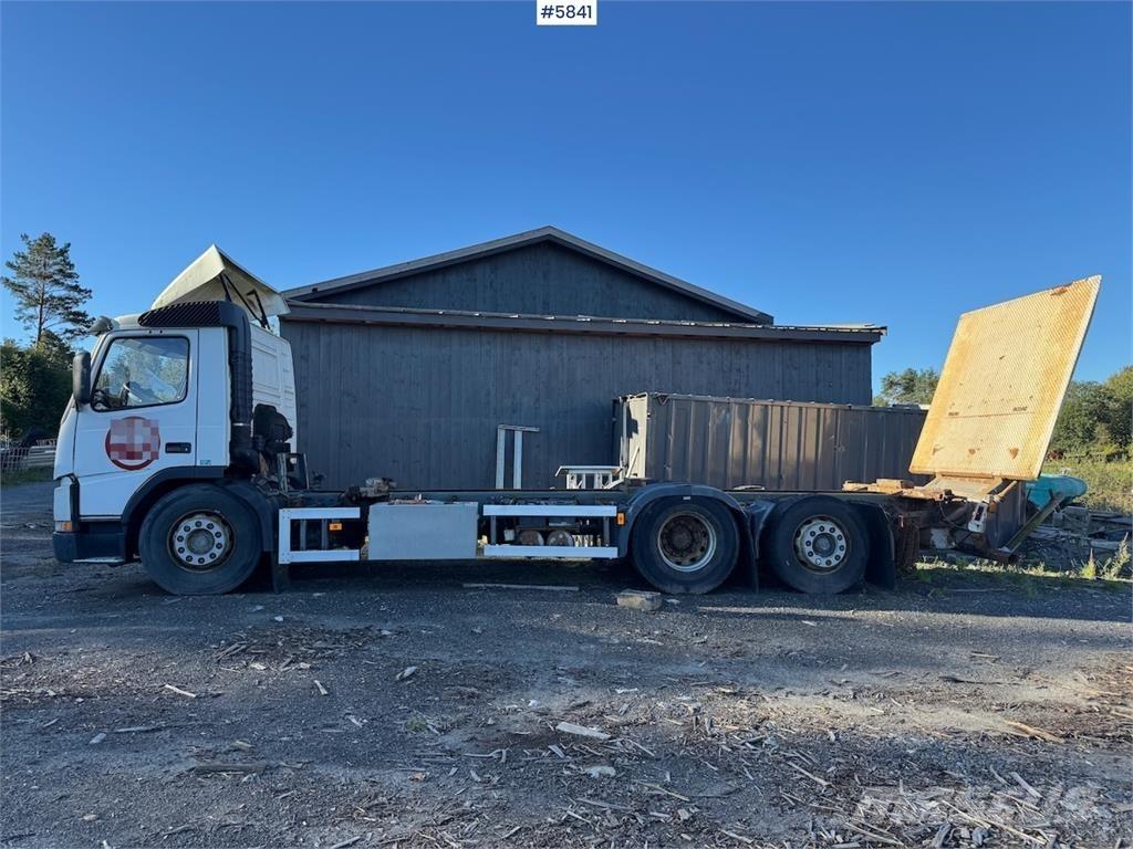 Volvo FM 6x2. Övriga bilar
