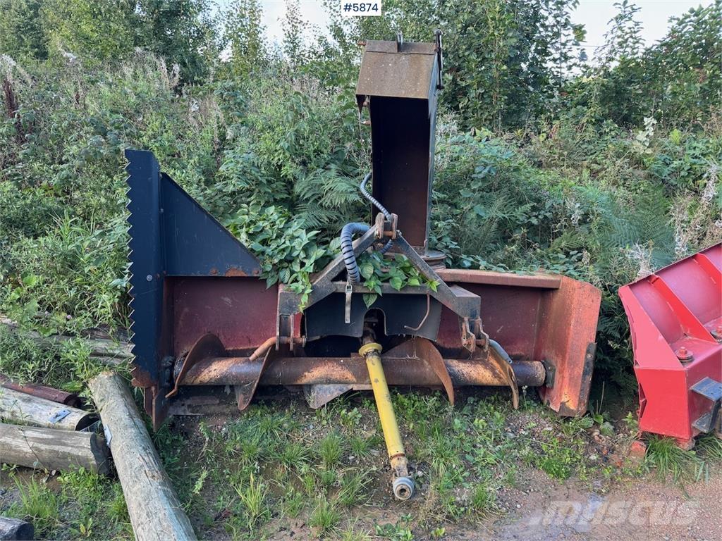  Westbjörn 2450 Snöblad och plogar