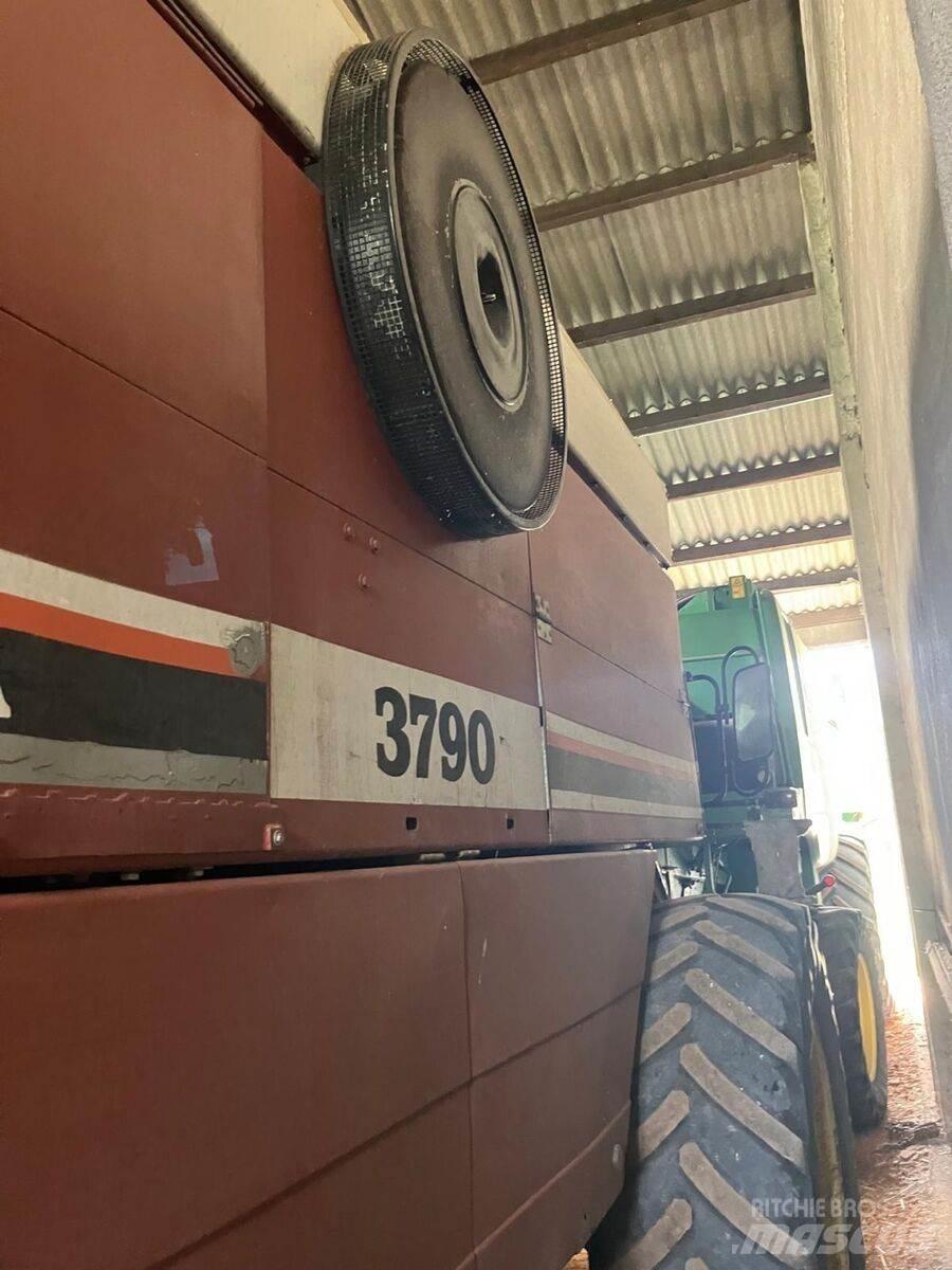  3790 Skördetröskor