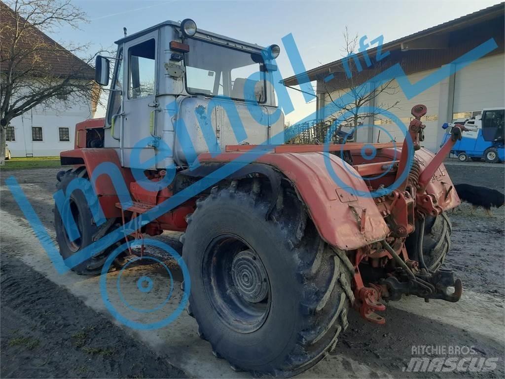 Charkow T 150 Traktorer