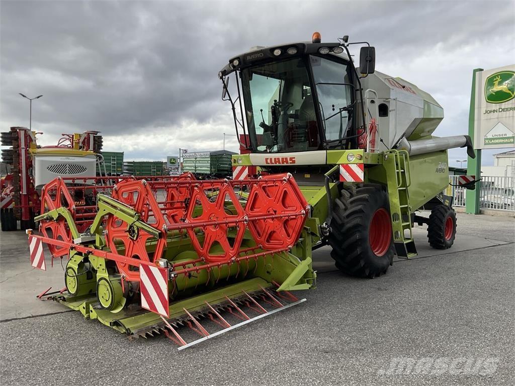 CLAAS AVERO 240 Skördetröskor