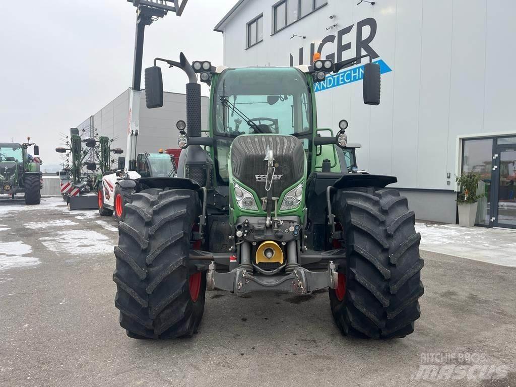 Fendt 718 Vario Traktorer