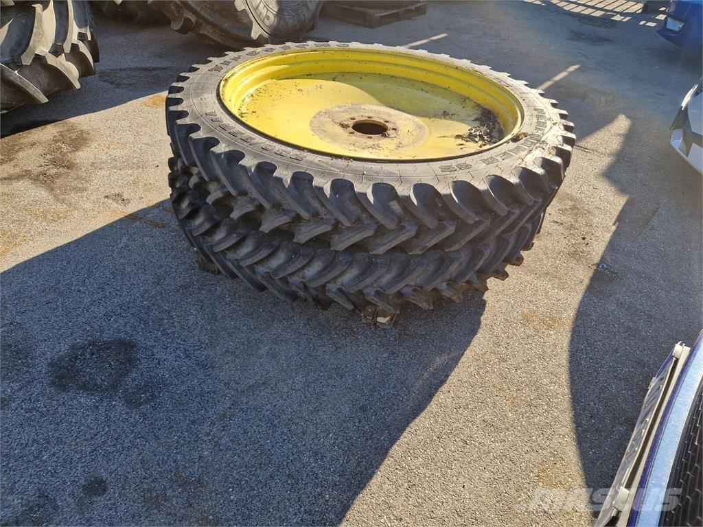 Firestone 230/95R44 Däck, hjul och fälgar