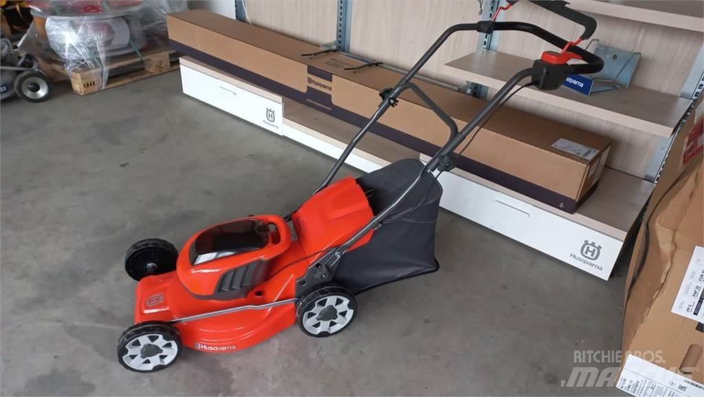 Husqvarna LC 137i Åkgräsklippare