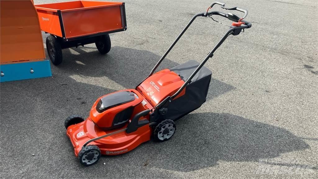 Husqvarna LC 347iVX Åkgräsklippare