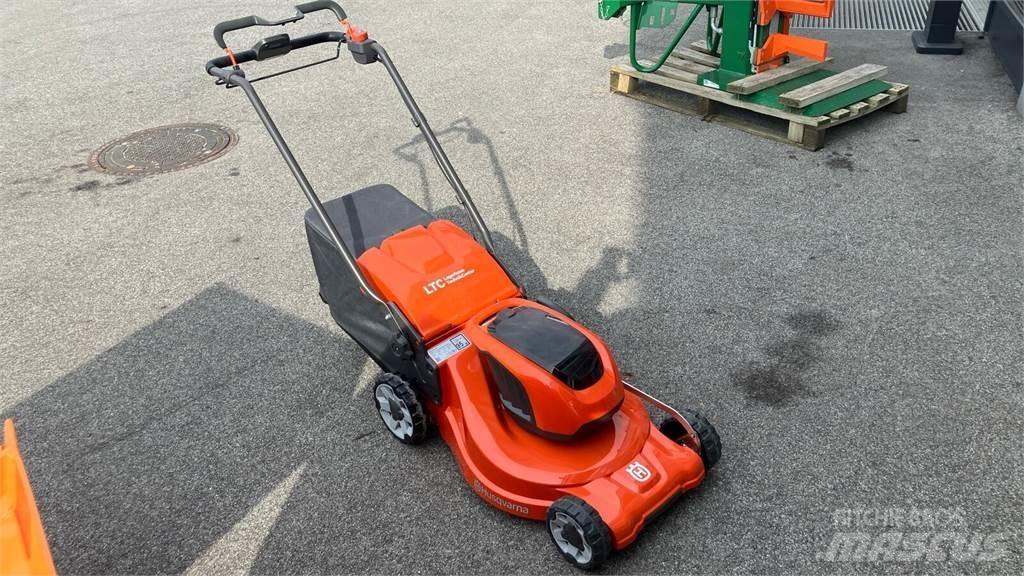 Husqvarna LC 347iVX Åkgräsklippare