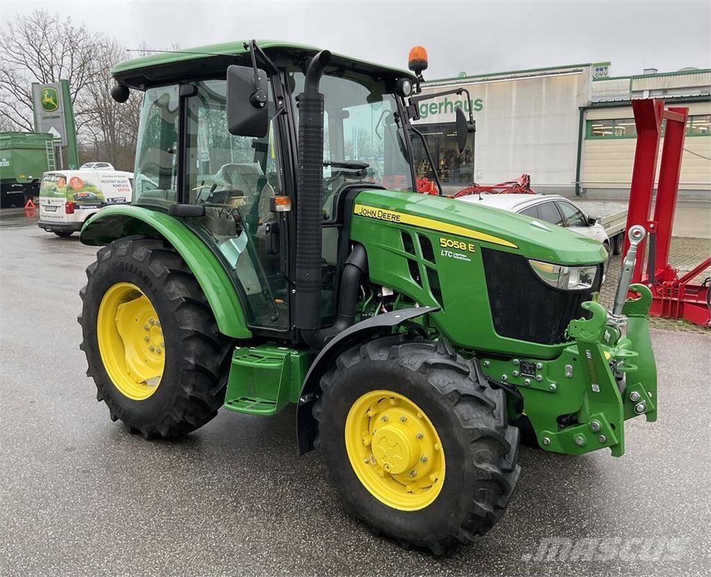 John Deere 5058E Traktorer