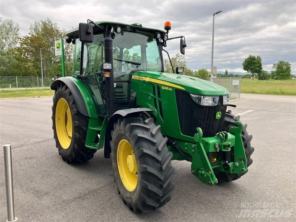 John Deere 5085M Traktorer
