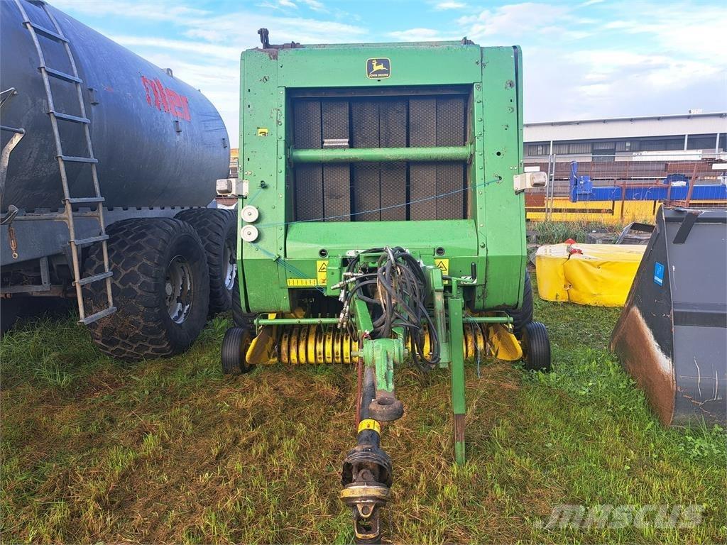 John Deere 570 Rundbalspressar