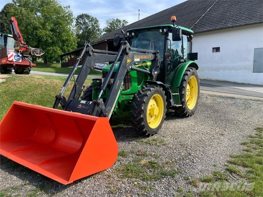 John Deere 5820 Traktorer