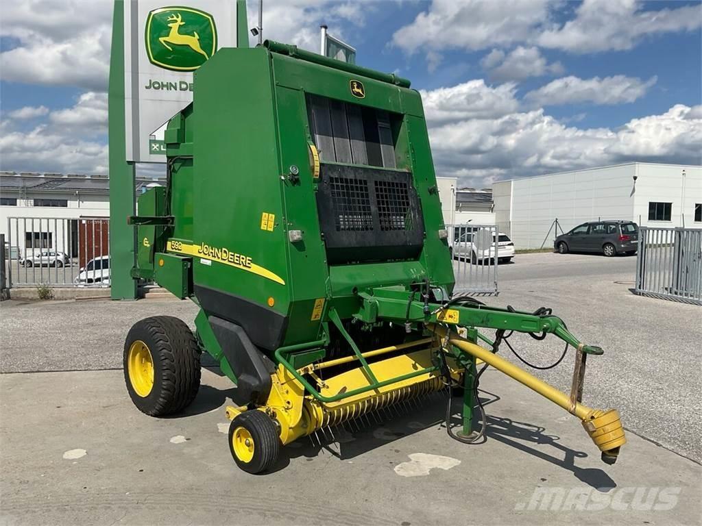 John Deere 592C Rundbalspressar