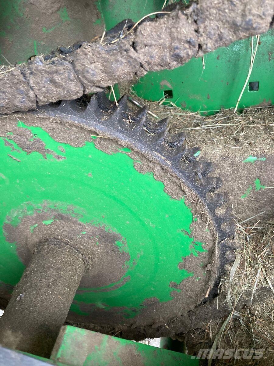 John Deere 592C Rundbalspressar
