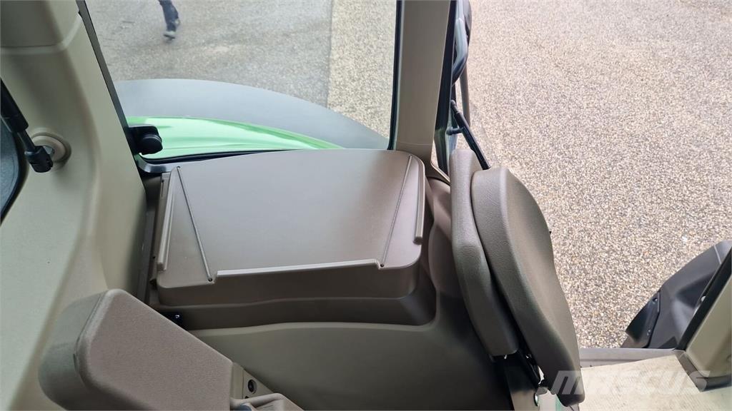 John Deere 6195M Traktorer