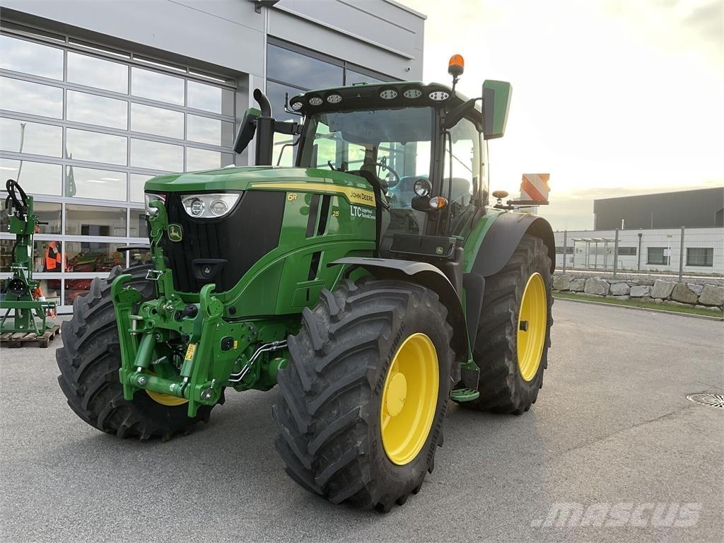 John Deere 6R 215 Traktorer