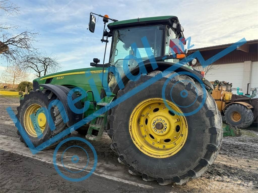 John Deere 8230 Traktorer