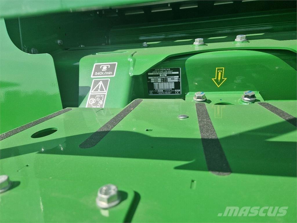 John Deere F441M Rundbalspressar