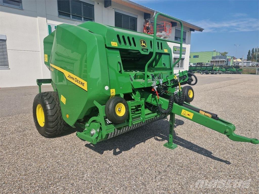 John Deere F441M Rundbalspressar