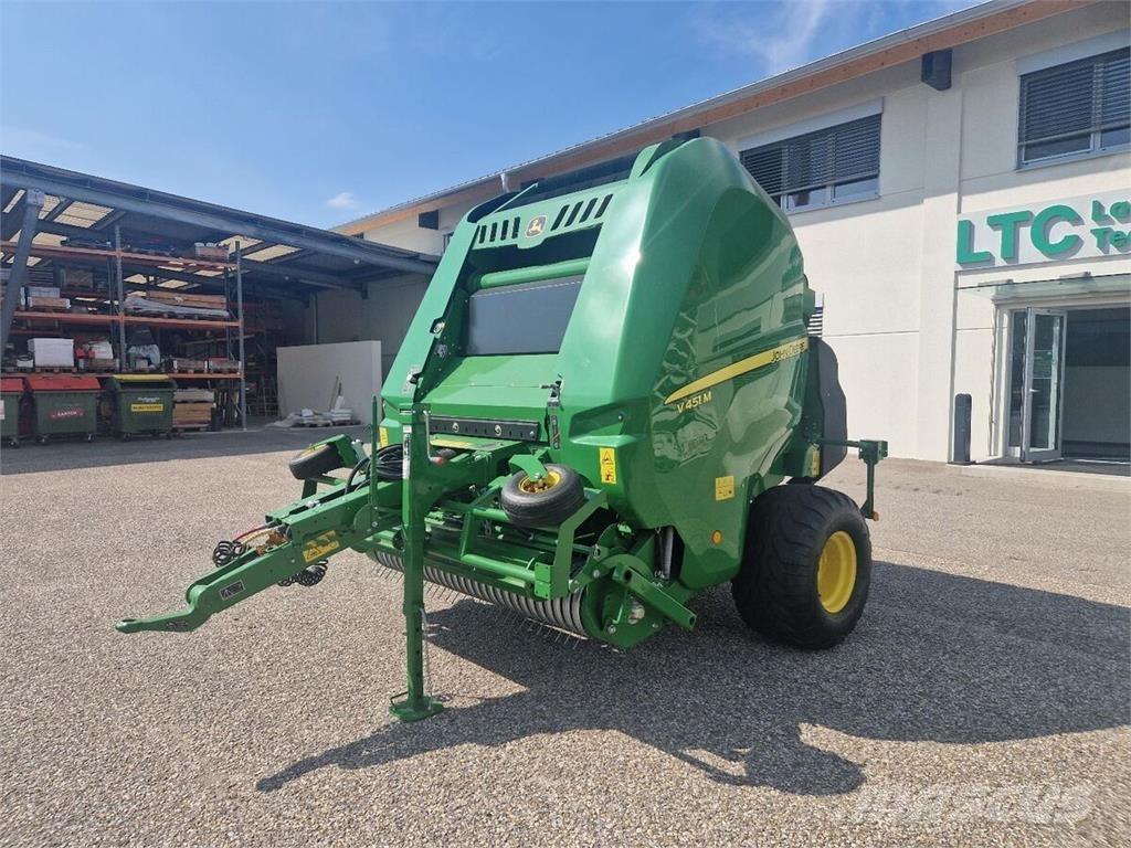 John Deere V451M Rundbalspressar