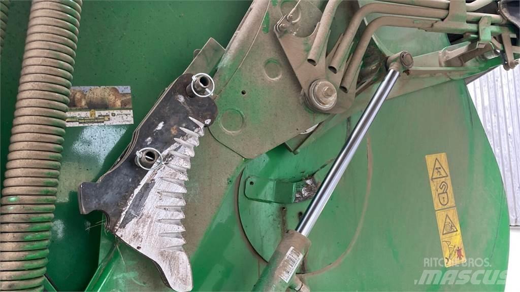 John Deere V461R Rundbalspressar