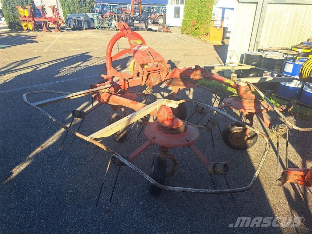 Kuhn 4 Kreisel Vändare och luftare