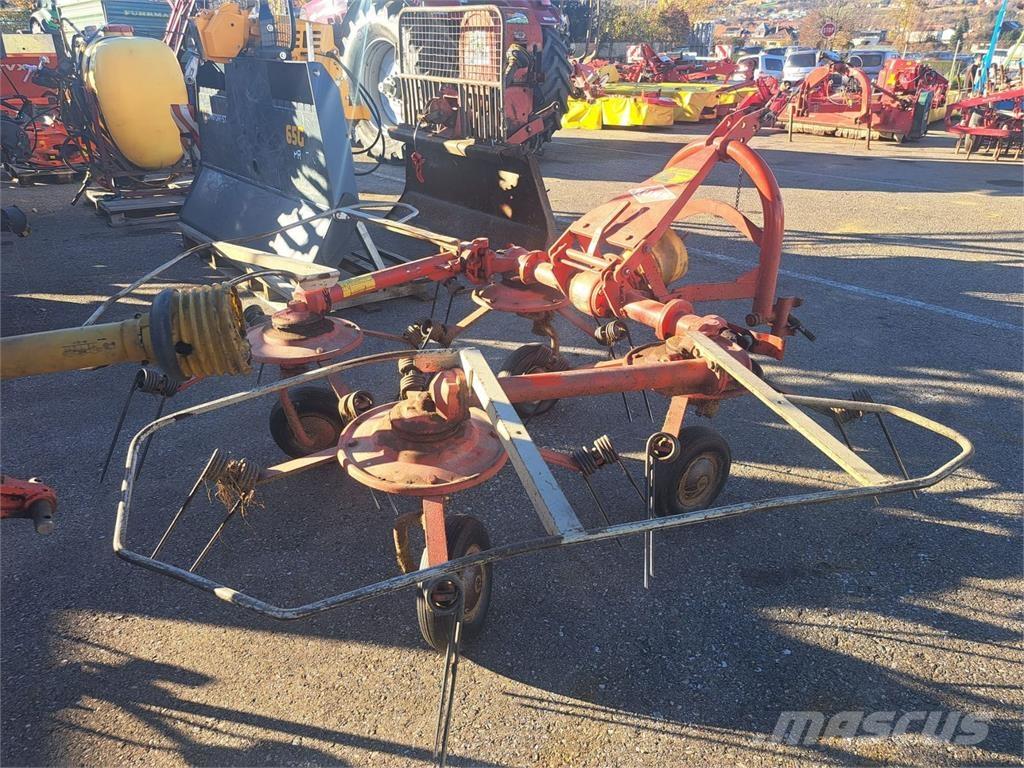 Kuhn 4 Kreisel Vändare och luftare