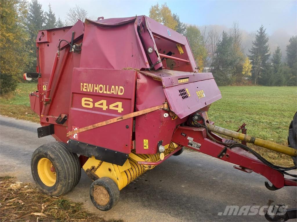 New Holland 644 Rundbalspressar