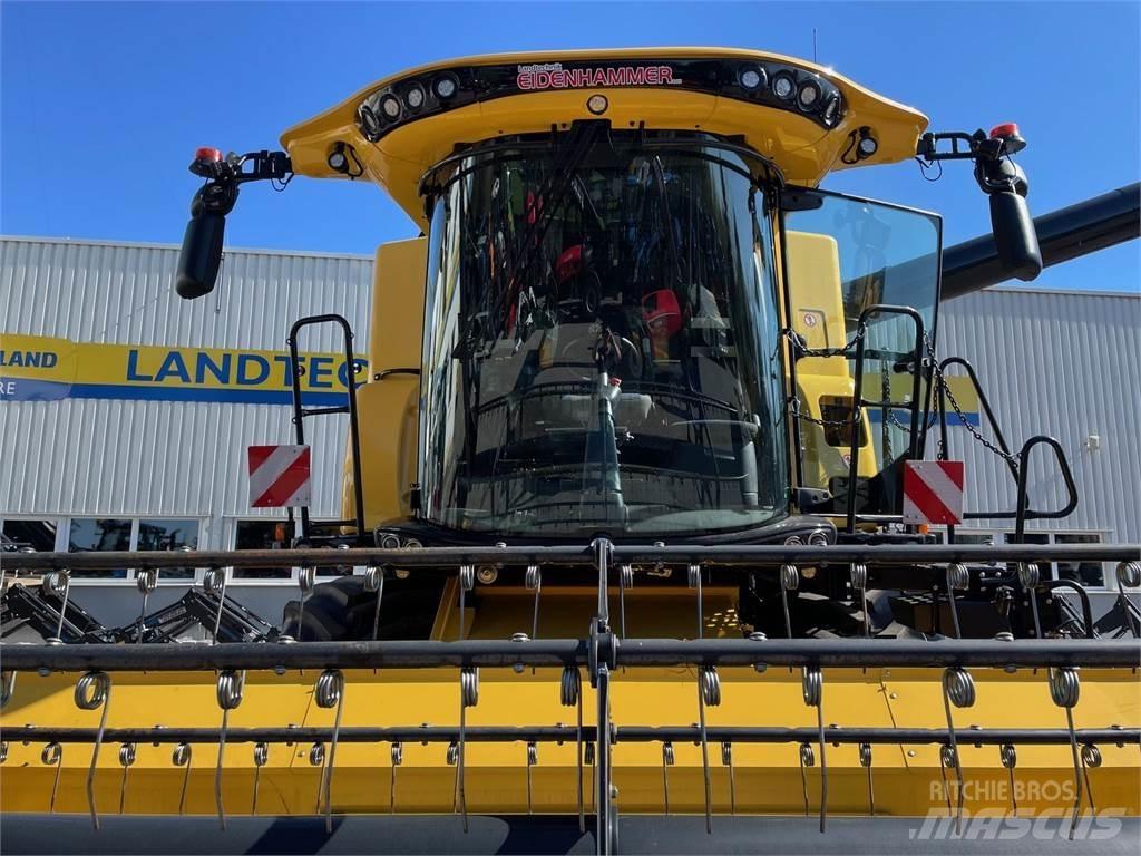 New Holland CX 7.90 Skördetröskor