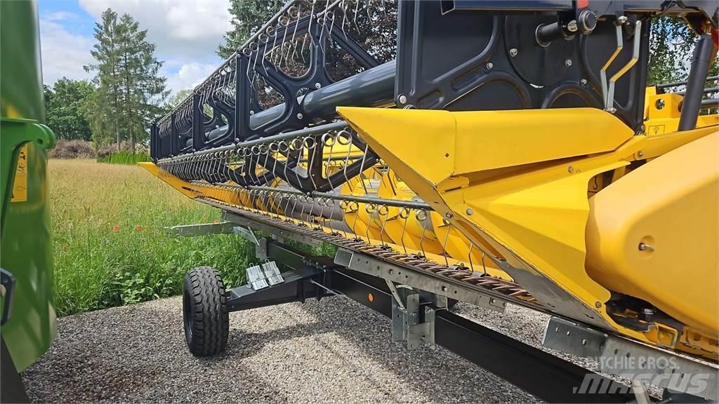 New Holland CX8040 Skördetröskor
