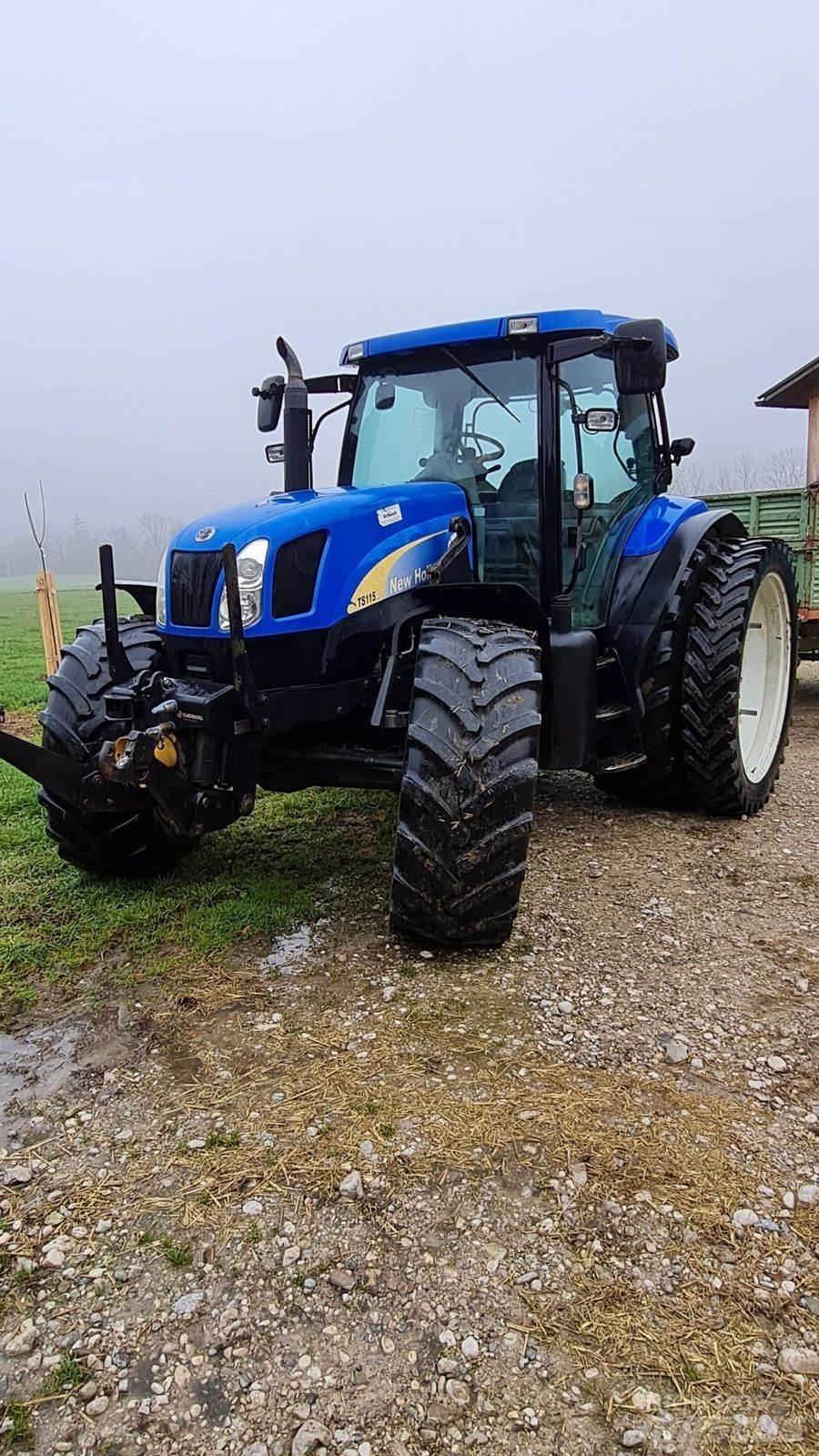 New Holland TS115A Traktorer