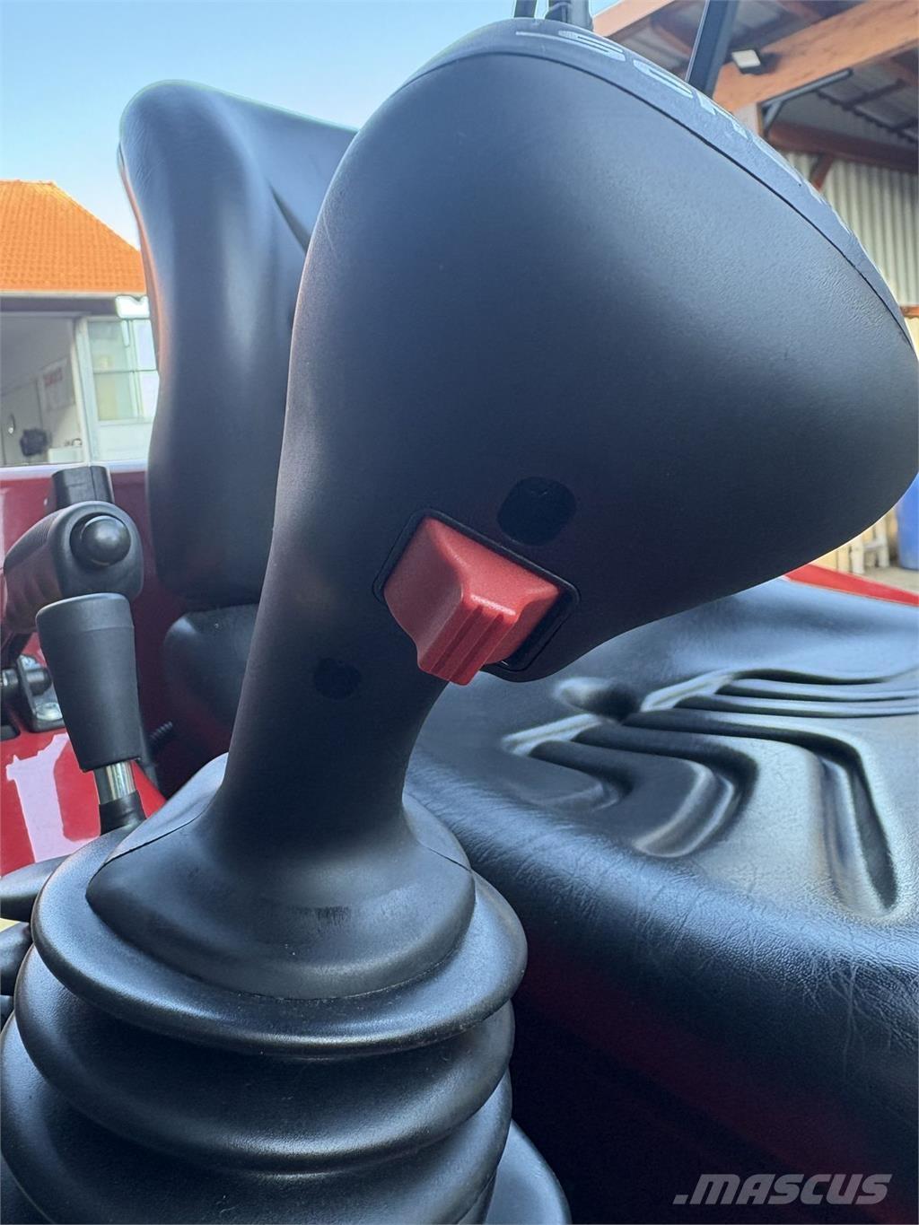 Schäffer 2630 Frontlastare och grävare