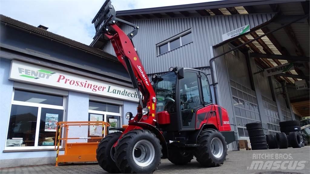 Schäffer 3650 Frontlastare och grävare